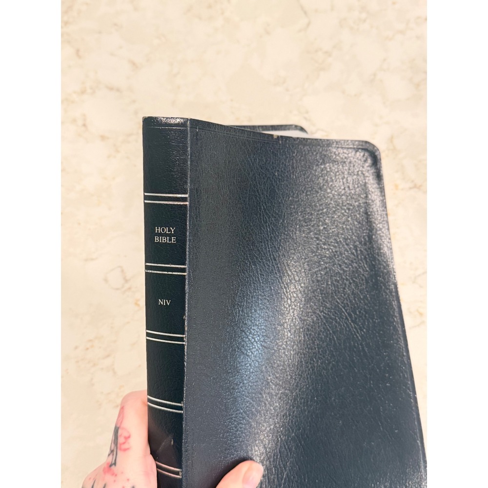 Zondervan NIV Holy Bible Navy Blue Bonded Leather Silver Gilt Edges 0310903238